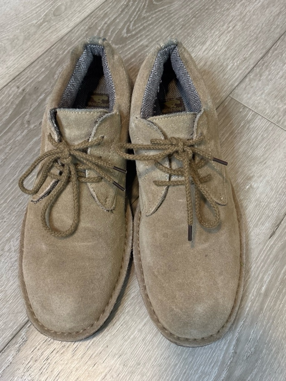 Rocket Dog Men's Suede Chukka Boots in Taupe